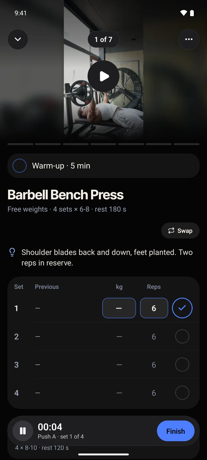 The app during a workout: Mathieu on screen for the Barbell Bench Press, with the sets and the rest time